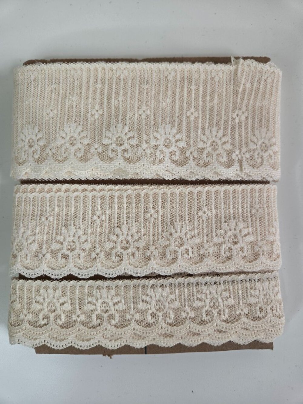 Vtg Ivory Lace Trim Floral Design Scalloped Edges Various Widths Sewing Crafting